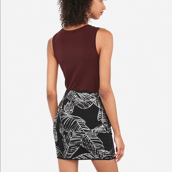 🌸Express High-Waisted Sequin Palm Mini Skirt - Picture 3 of 8
